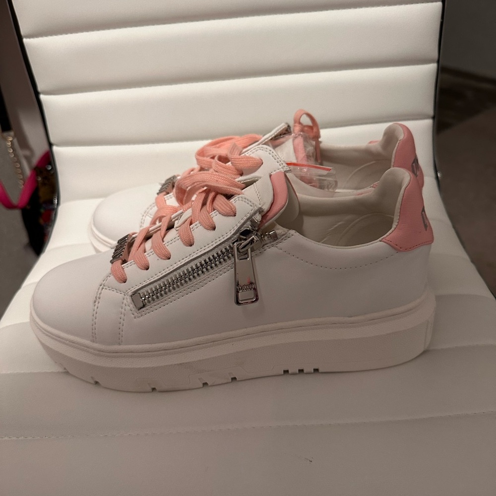 Dkny sneakers
